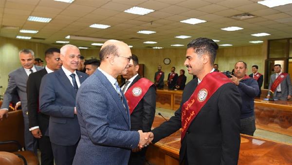 "المنشاوي" يلتقي اتحاد طلاب جامعة أسيوط بتشكيله الجديد