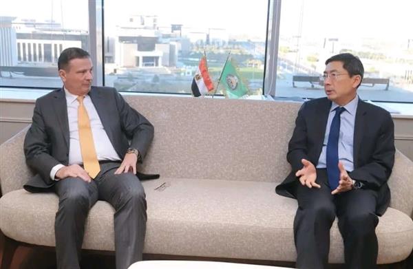 وزير الزراعة يبحث مع سفير سنغافورة بالقاهرة سبل التعاون الزراعي المشترك