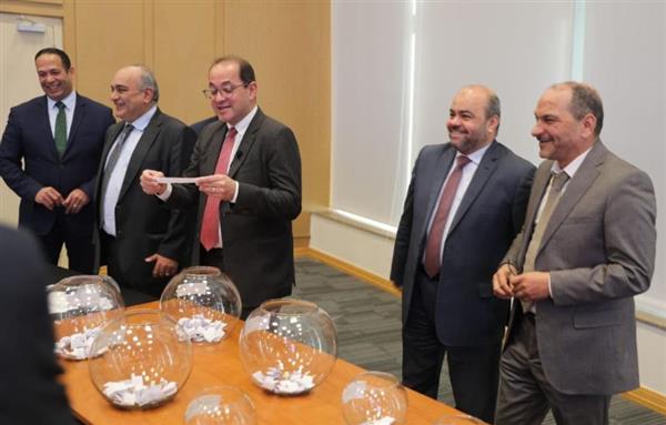 "كجوك" يشهد قرعة تأشيرات الحج للعاملين بوزارة المالية​