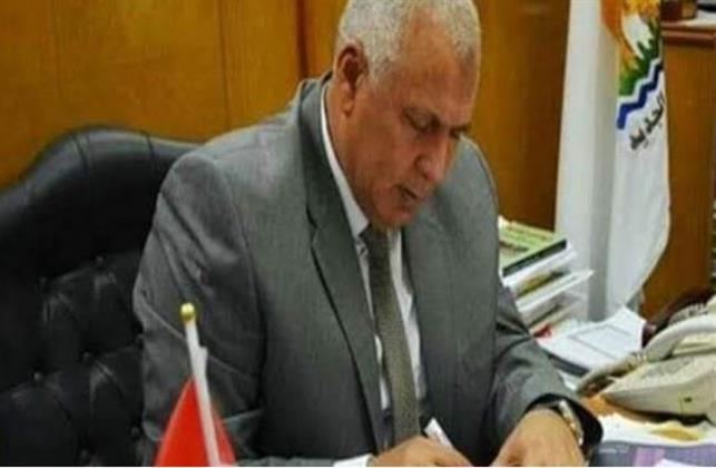 محافظ الوادي الجديد يعتمد جداول امتحانات الفصل الدراسي الأول لتخصصات التعليم المزدوج