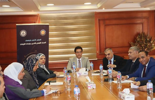 رئيس جامعة بنها يترأس اللجنة العليا لاعتماد المدربين والقيادات بالمجلس الأعلى للجامعات