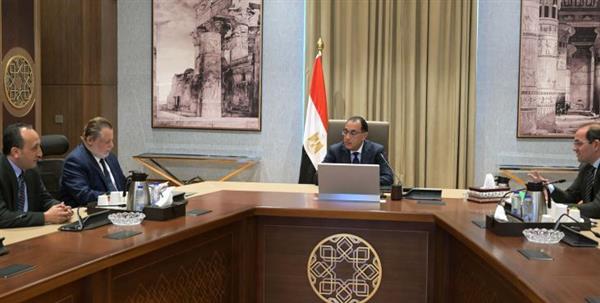 رئيس الوزراء يتابع جهود توفير احتياطيات من السلع والمنتجات المختلفة