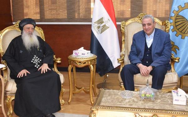 محافظ الغربية يستقبل الأنبا بولا لبحث استعدادات الأعياد