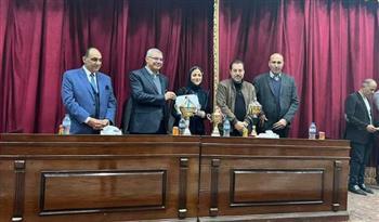 رئيس جامعة الزقازيق يشهد فعاليات حفل ختام مهرجان المسرح للفصل الواحد