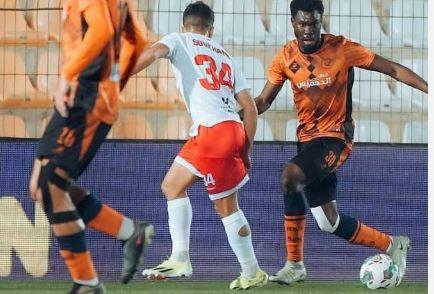 الدوري المغربي .. نهضة بركان يفوز على المغرب الفاسي 2 / 0