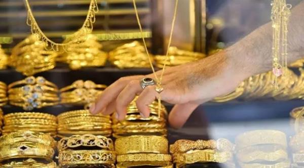 الذهب يعوض خسائره وسط تراجع طفيف في التضخم الأمريكي