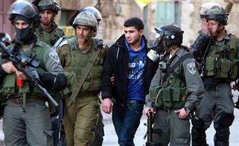 الاحتلال الإسرائيلي يعتقل 10 فلسطينيين من الضفة
