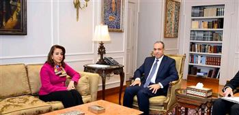   وزير الخارجية يلتقي المرشحة المصرية لمنصب نائب رئيس مفوضية الاتحاد الأفريقي