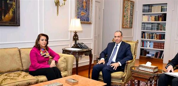 وزير الخارجية يلتقي المرشحة المصرية لمنصب نائب رئيس مفوضية الاتحاد الأفريقي
