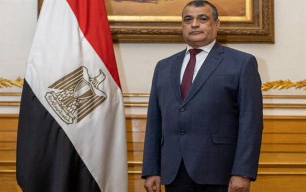 وزير الإنتاج الحربى يتفقد خطوط الإنتاج بشركة حلوان للصناعات الهندسية