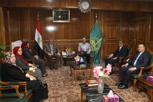 محافظ القليوبية يستقبل وفد مجلس كلية الطب ببنها لبحث سُبل التعاون