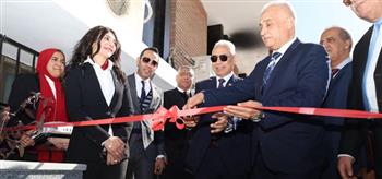   رئيس جامعة المنيا يفتتح فرع البنك الأهلي 