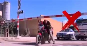   "النقل" تجدد مناشدتها بضرورة الالتزام بالتعليمات عند عبور المزلقانات