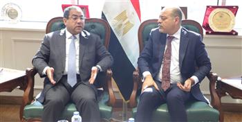   وزير العمل يلتقي رئيس الجهاز المركزي للتنظيم والإدارة