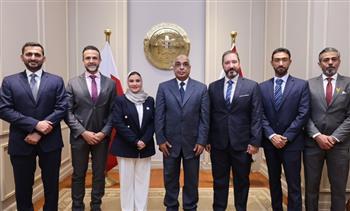 وزير العدل يستقبل الأمين العام للتظلمات ورئيس مفوضية حقوق السجناء والمحتجزين بالبحرين