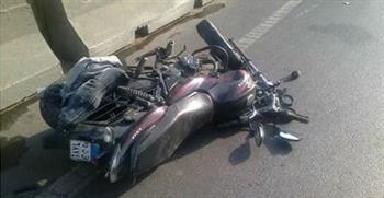 مصرع شاب وإصابة آخر فى حادث انقلاب موتوسيكل بقنا