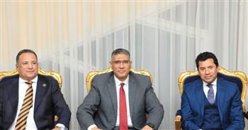   محافظ الجيزة يشهد احتفالية تجهيز 180 عروس من أبناء المحافظة  