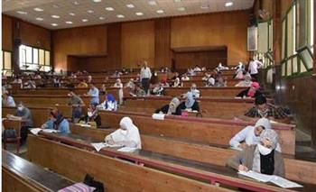   جامعة الإسكندرية تستعرض استعدادات الكليات لامتحانات نصف العام