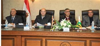   محافظ الجيزة يترأس الإجتماع الأسبوعى لمتابعة نسب تنفيذ الخطة الإستثمارية