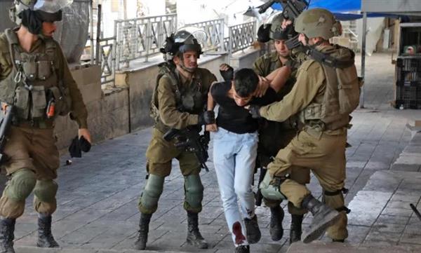قوات الاحتلال تعتقل 25 فلسطينيا على الأقل بالضفة الغربية