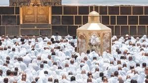   جلسات تصوير البلوجرز أمام الكعبة: بين الاحتفاء الشخصي والانتقادات المجتمعية