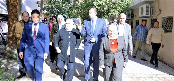 محافظ سوهاج يتفقد الجمعية النسائية لتحسين الصحة ويشيد بمستوى الخدمات المقدمة