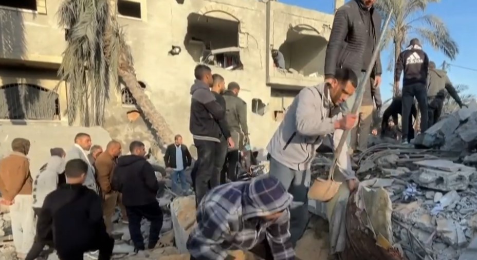 "مدير جمعية الإغاثة": وفاة ممرض في المواصي بسبب البرد القارس