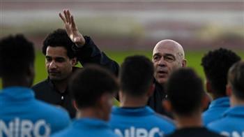 جروس يواصل جلساته مع لاعبي الزمالك قبل مواجهة الاتحاد السكندري