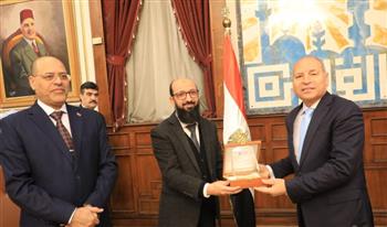   محافظ القاهرة و وزير العمل يشهدان حفل تسليم 90 عقد عمل منها 70 لذوي الهمم