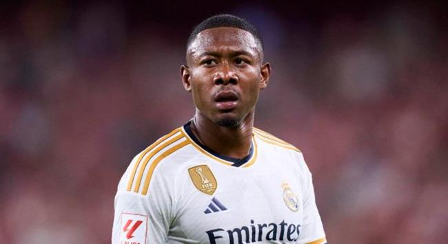 بعد غياب أكثر من عام.. ألابا يعود لصفوف ريال مدريد نهاية الشهر 