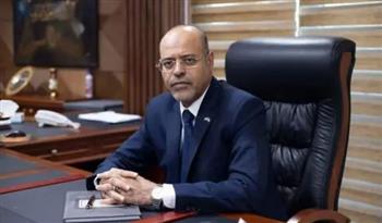   وزير العمل يعتمد صرف مليون و660 ألف جنيه تعويضات وإعانات لـ12 عاملًا غير منتظم 
