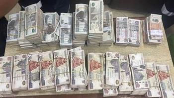   ضربات أمنية مستمرة لضبط مرتكبي جرائم الاتجار بالنقد الأجنبي
