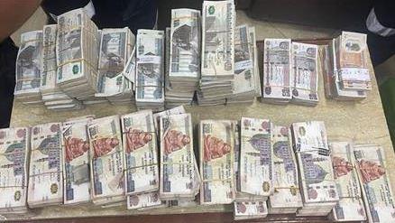 ضربات أمنية مستمرة لضبط مرتكبي جرائم الاتجار بالنقد الأجنبي