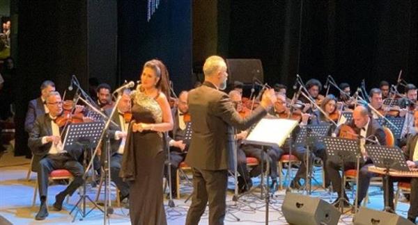 منوعات غنائية في حفل فني على مسرح سيد درويش بالإسكندرية