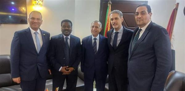 رئيس الأكاديمية العربية يزور السفارة المصرية ببورسودان لتعزيز العلاقات الثنائية
