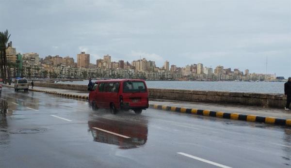 محافظ الإسكندرية: رفع درجة الاستعداد والطوارئ القصوى بسبب الأمطار الغزيرة