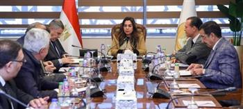   وزيرة التنمية تتابع مع محافظ الإسكندرية جهود التوسع في "سوق اليوم الواحد"