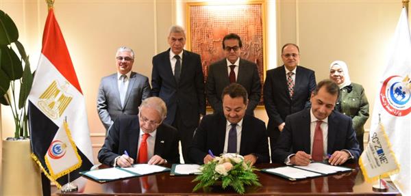 وزير الصحة يشهد بروتوكول لإنشاء مصنع متعدد الأغراض للمواد الخام الدوائية في مصر