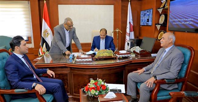 محافظ سوهاج يعتمد ترقية 2109 موظف بالديوان العام والوحدات المحلية 