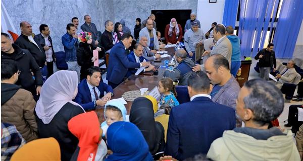 محافظ سوهاج يعقد اللقاء الأسبوعي للاستماع إلى مطالب المواطنين