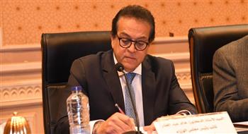   وزير الصحة يؤكد حرص الحكومة على حقوق الفريق الطبي ومتلقي الخدمة