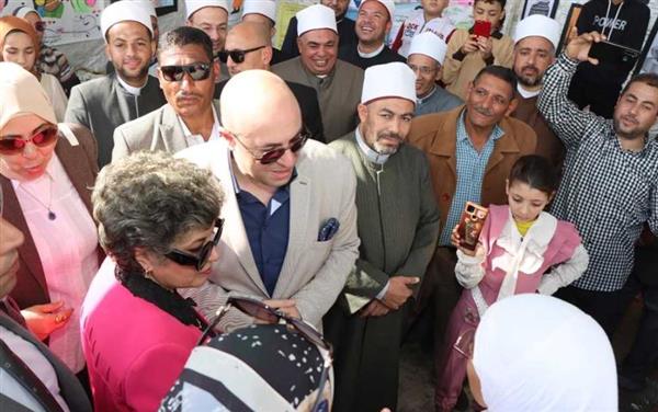 محافظ بني سويف يواصل برنامجه الميداني لمتابعة جهود تفعيل مبادرة بداية