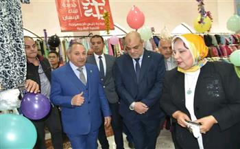   محافظ بورسعيد يفتتح المعرض الشتوي لتوزيع الملابس علي الأسر الأولى بالرعاية