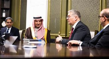   مباحثات مشتركه بين وزير البترول ونائب وزير الصناعة والثروة المعدنية بالسعودية