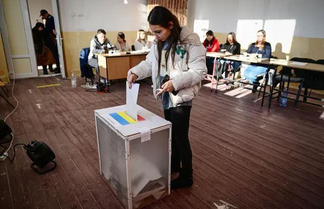 الولايات المتحدة تدعو إلى تحقيق في تدخل أجنبي محتمل في الانتخابات الرئاسية الرومانية
