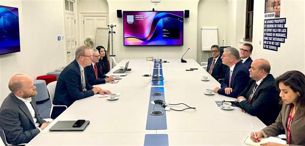 وزير البترول: مباحثات مع الرئيس التنفيذي للهيئة البريطانية لتمويل الصادرات