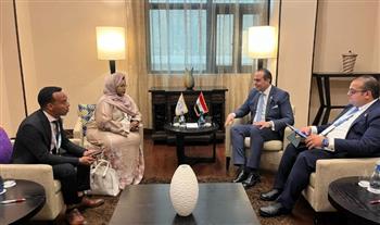   رئيس هيئة الرعاية الصحية يلتقي وزيرة الصحة الصومالية