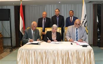   "العمل" توقع بروتوكولات تعاون في مجالات التدريب المهني والتشغيل