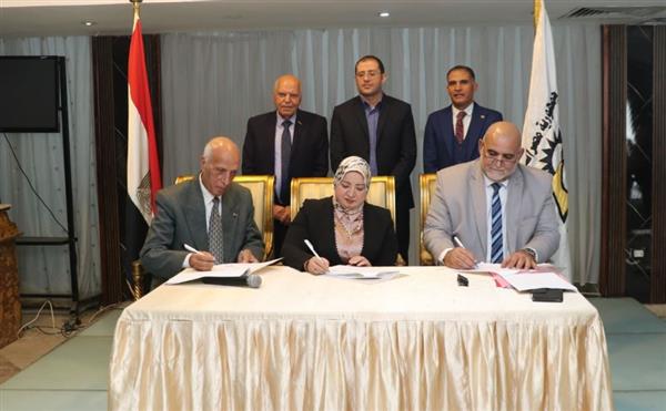 "العمل" توقع بروتوكولات تعاون في مجالات التدريب المهني والتشغيل