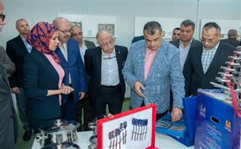   وزير الدولة للإنتاج الحربي يتفقد أحد منافذ بيع المنتجات بعد أيام من إطلاق منافذ متنقلة